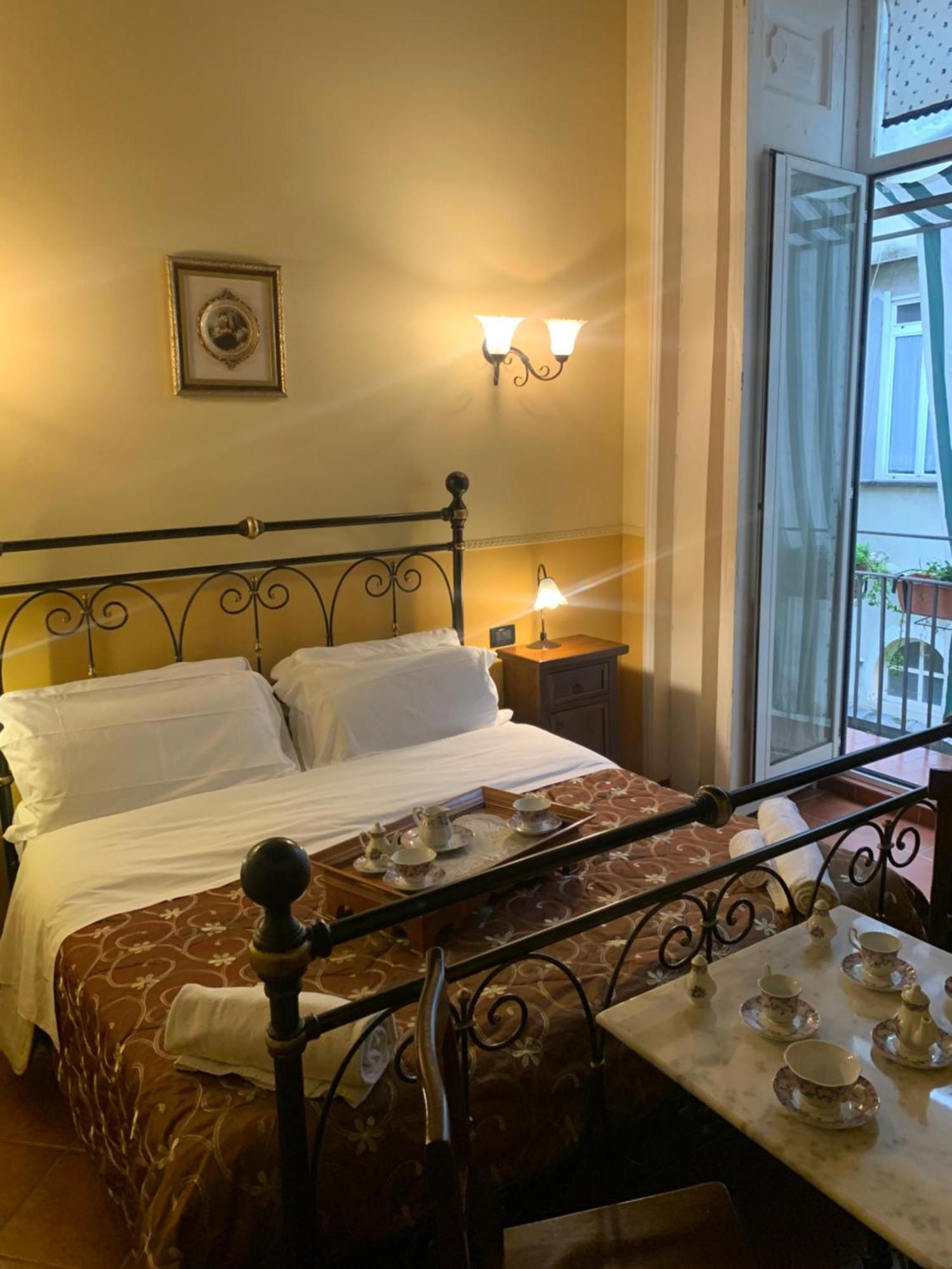 Hotel Pignatelli Napoli Kültér fotó