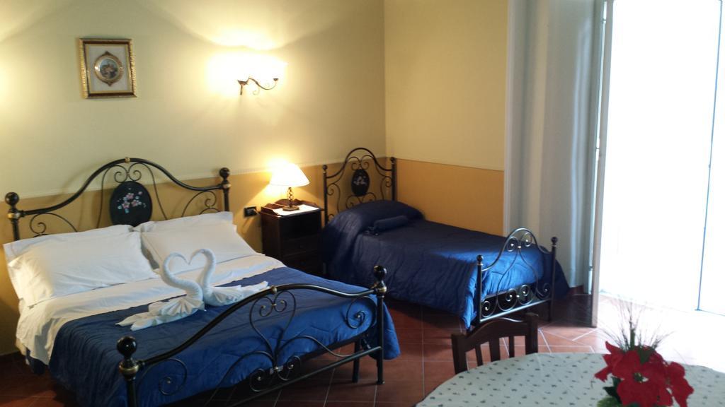 Hotel Pignatelli Napoli Kültér fotó
