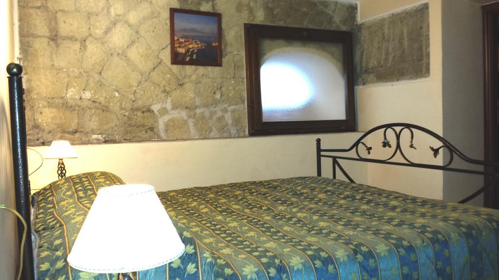 Hotel Pignatelli Napoli Szoba fotó